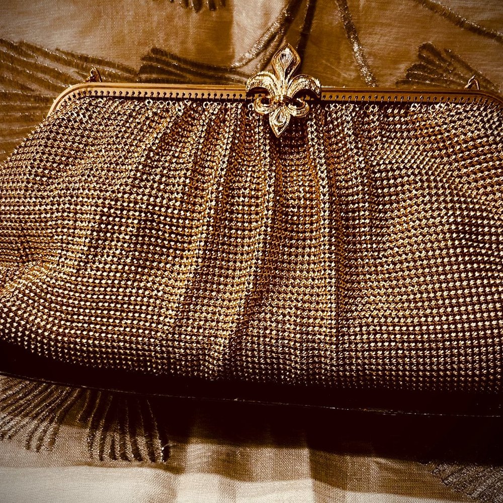 Very Vintage Exquisite Whiting & Davis Chainmail Purse